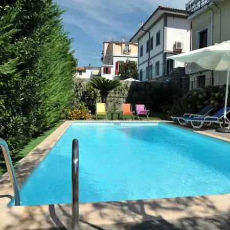 Holiday home Il Glicine Sant'Agata sui due Golfi
