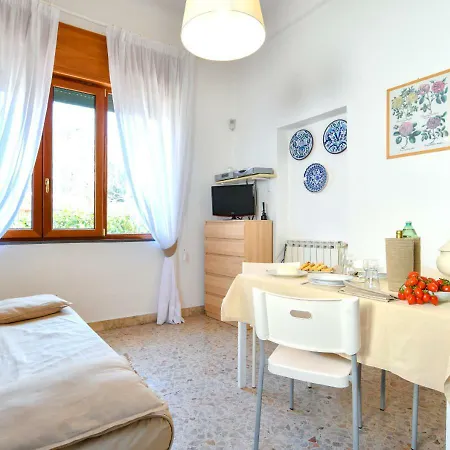Holiday home Il Glicine Sant'Agata sui due Golfi